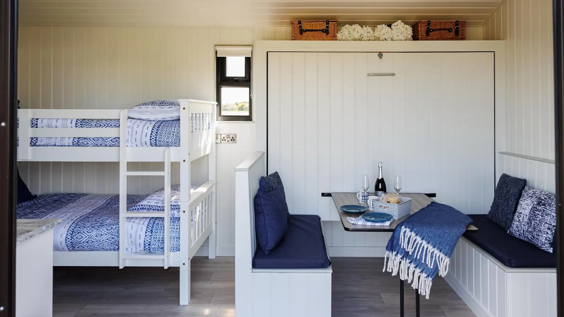 Quarterlands Glamping, Shepherds Hut Bramble Crawfordsburn